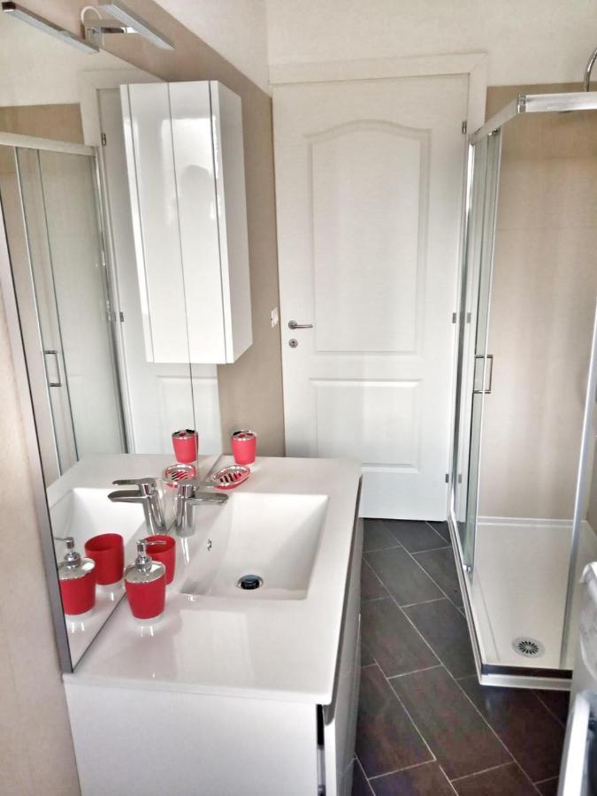 Red Tower Venice Apartment - 2 Mins From Vce Airport- Free Wifi تيسّيرا المظهر الخارجي الصورة