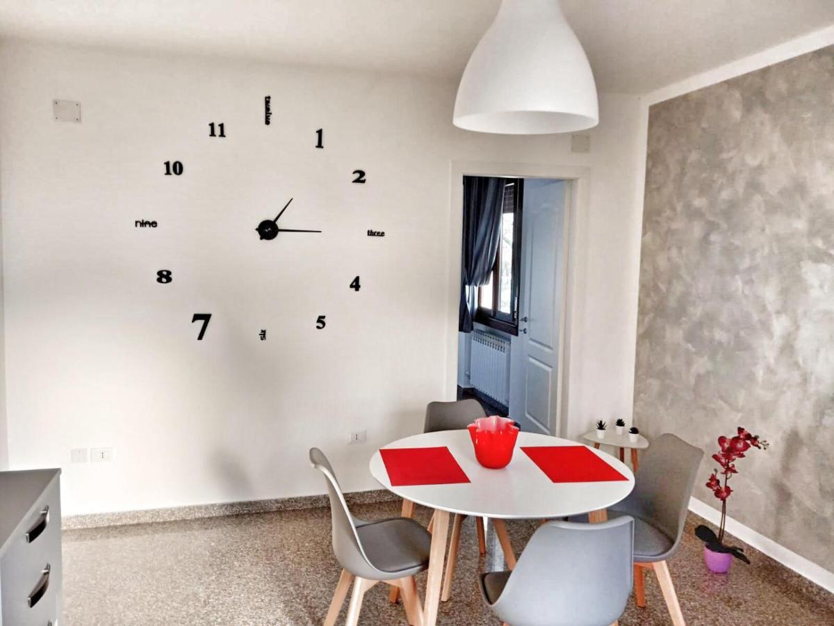 Red Tower Venice Apartment - 2 Mins From Vce Airport- Free Wifi تيسّيرا المظهر الخارجي الصورة